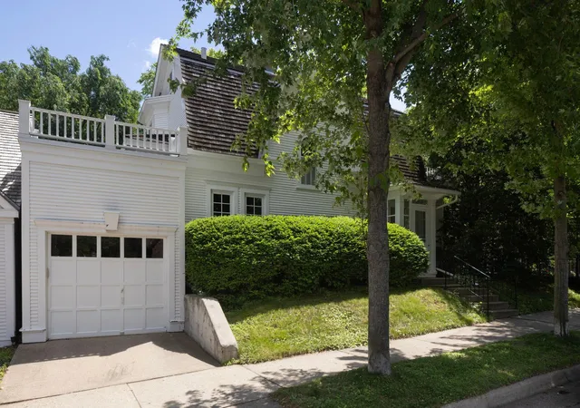 Photo 3 of Sale Pending at 3715 Thomas Ave S, Minneapolis, MN 55410 | MLS# 7086124 | Listing updated on 2026-09-14