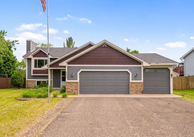 Photo 1 of Sale Pending at 550 Mckinley St, Anoka, MN 55303 | MLS# 7086213 | Listing updated on 2026-09-10