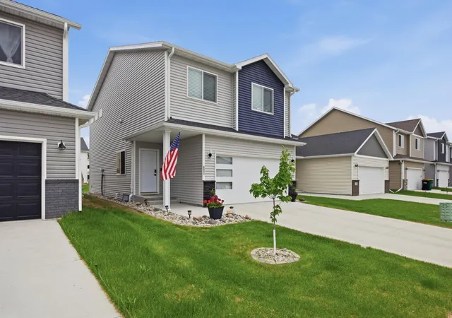 Photo 2 of Single family home for sale at 6031 8th Street W, West Fargo, ND 58078 | MLS# 7086378 | Listing updated on 2026-09-15