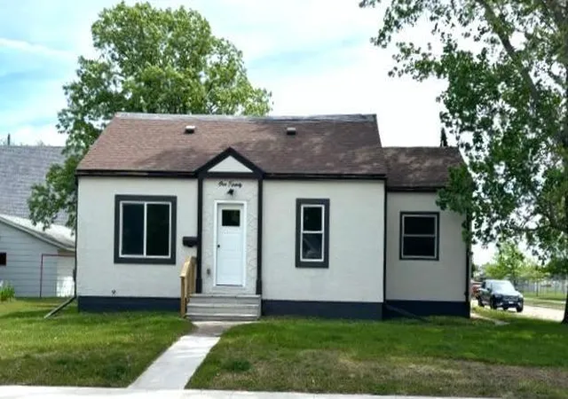 Photo 1 of Single family home for sale at 120 Spruce Ave S, Thief River Falls, MN 56701 | MLS# 7086414 | Listing updated on 2026-09-10