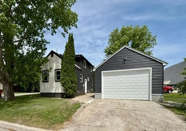 Photo 2 of Single family home for sale at 120 Spruce Ave S, Thief River Falls, MN 56701 | MLS# 7086414 | Listing updated on 2026-09-10