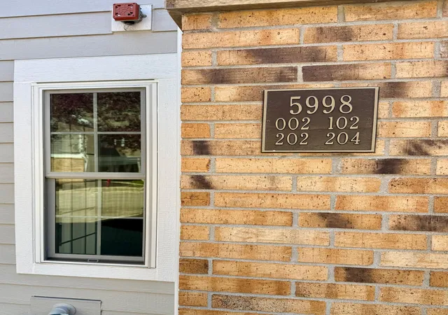 Photo 3 of Condo for sale at 5998 Chasewood Pkwy #002, Hopkins, MN 55343 | MLS# 7087513 | Listing updated on 2026-10-22