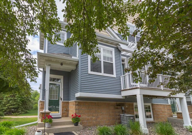 Photo 2 of Single family home for sale at 1691 Village Trl E #7, Saint Paul, MN 55109 | MLS# 7087557 | Listing updated on 2026-09-14