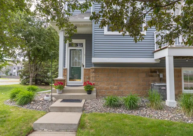 Photo 3 of Single family home for sale at 1691 Village Trl E #7, Saint Paul, MN 55109 | MLS# 7087557 | Listing updated on 2026-09-14