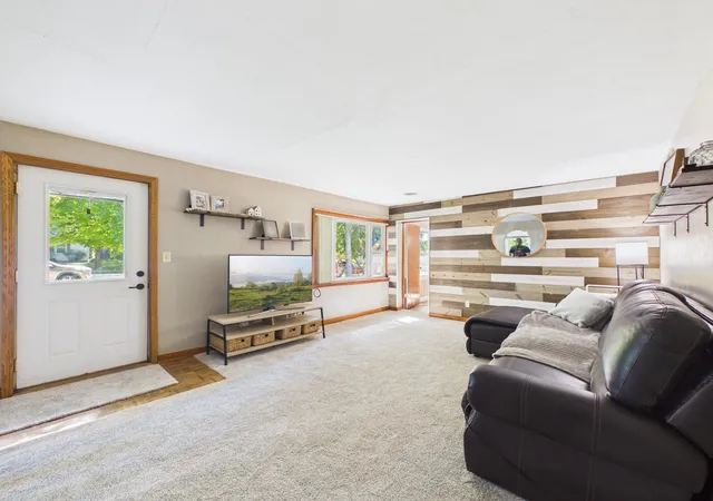 Photo 4 of Single family home for sale at 512 2nd Street SE, Glenwood, MN 56334 | MLS# 7088031 | Listing updated on 2026-09-11