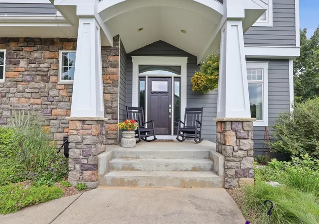 Photo 3 of Sale Pending at 13182 Danube Ln, Rosemount, MN 55068 | MLS# 7088055 | Listing updated on 2026-09-14