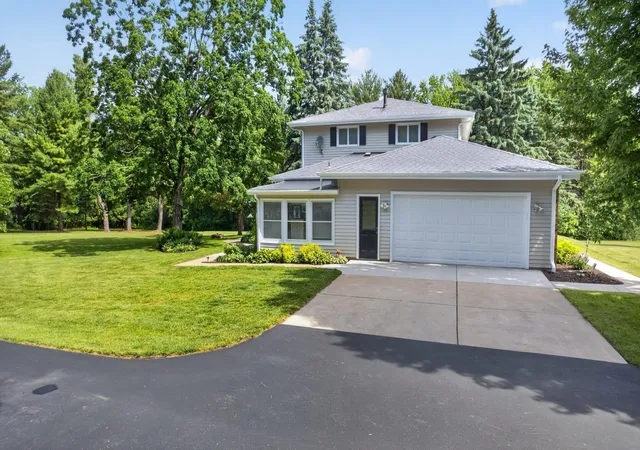 Photo 3 of Single family home for sale at 5493 Saint Mary Dr Nw, Rochester, MN 55901 | MLS# 7088172 | Listing updated on 2026-09-15