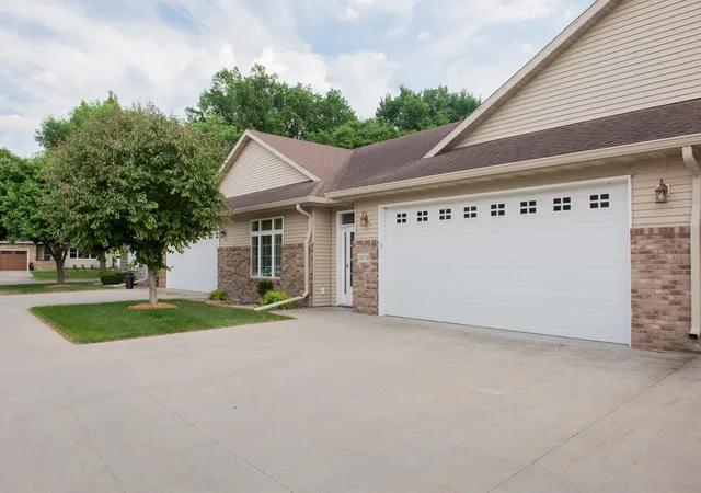 Photo 3 of Single family home for sale at 1307 2nd Street S #B, Moorhead, MN 56560 | MLS# 7088524 | Listing updated on 2026-09-11