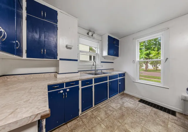 Photo 4 of Single family home for sale at 1617 N 4th Street, Mankato, MN 56001 | MLS# 7088810 | Listing updated on 2026-09-14