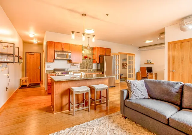 Photo 3 of Condo for sale at 521 2nd Street Se #307, Minneapolis, MN 55414 | MLS# 7088829 | Listing updated on 2026-09-10