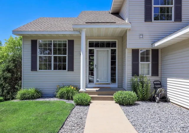 Photo 2 of Sale Pending at 19886 Evensong Ave, Farmington, MN 55024 | MLS# 7089197 | Listing updated on 2026-09-14