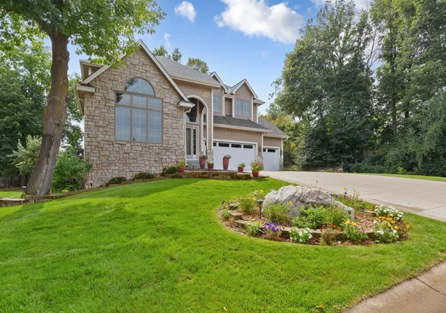 Photo 3 of Single family home for sale at 13985 42nd Avenue N, Minneapolis, MN 55446 | MLS# 7089421 | Listing updated on 2026-09-10