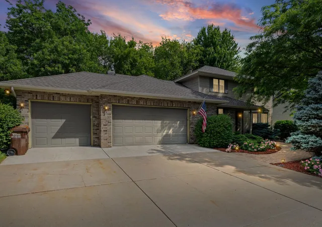 Photo 1 of Single family home for sale at 500 Bohlken Dr, Hastings, MN 55033 | MLS# 7089915 | Listing updated on 2026-09-12