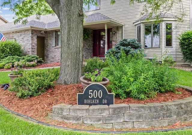 Photo 3 of Single family home for sale at 500 Bohlken Dr, Hastings, MN 55033 | MLS# 7089915 | Listing updated on 2026-09-12