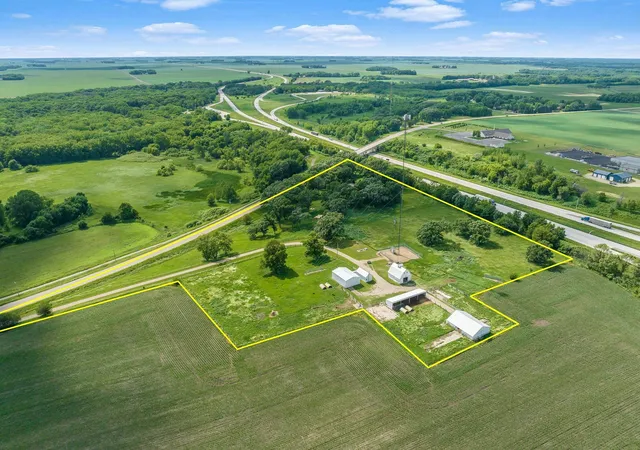 Photo 2 of Single family home for sale at 11990 380th Avenue, Blue Earth, MN 56013 | MLS# 7089938 | Listing updated on 2026-09-11