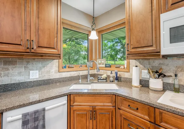 Photo 3 of Single family home for sale at 11990 380th Avenue, Blue Earth, MN 56013 | MLS# 7089938 | Listing updated on 2026-09-11