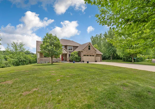 Photo 3 of Single family home for sale at 11205 Cir Lake Ln, Faribault, MN 55021 | MLS# 7090308 | Listing updated on 2026-09-15