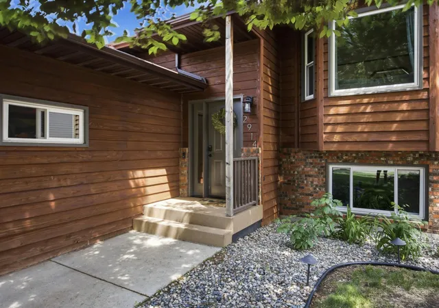 Photo 3 of Single family home for sale at 2914 S Bay Dr, Fargo, ND 58103 | MLS# 7090352 | Listing updated on 2026-09-15