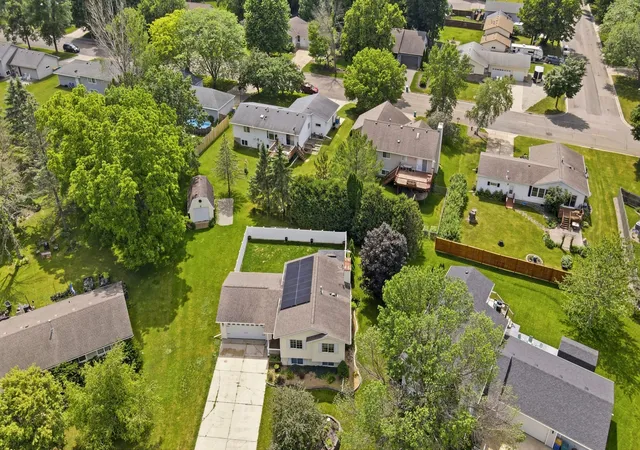 Photo 1 of Single family home for sale at 1950 Greenwood Dr, Owatonna, MN 55060 | MLS# 7090435 | Listing updated on 2026-09-10