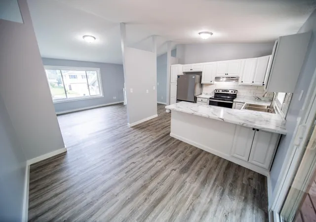 Photo 4 of Sale Pending at 2423 59th Street NW, Rochester, MN 55901 | MLS# 7090479 | Listing updated on 2026-09-11