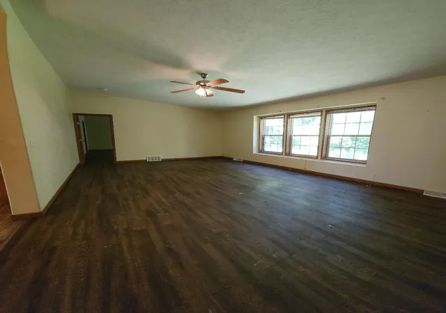 Photo 2 of Single family home for sale at 61256 440th Street, Fairfax, MN 55332 | MLS# 7090487 | Listing updated on 2026-09-08