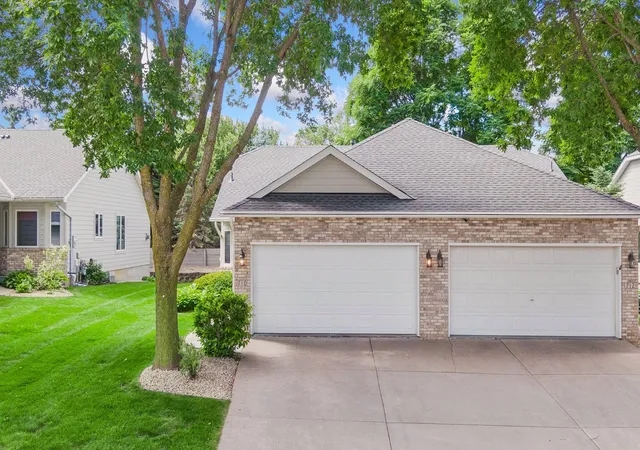 Photo 2 of Sale Pending at 710 Emerald Ridge, Saint Paul, MN 55113 | MLS# 7090582 | Listing updated on 2026-10-01