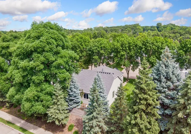 Photo 4 of Sale Pending at 710 Emerald Ridge, Saint Paul, MN 55113 | MLS# 7090582 | Listing updated on 2026-10-01