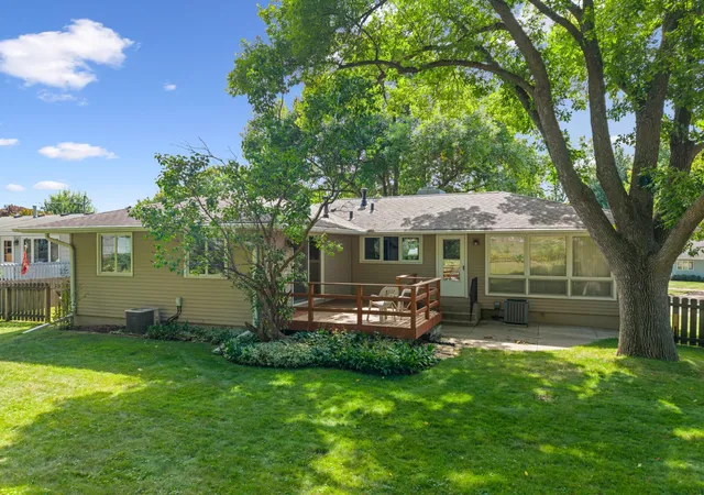Photo 2 of Sale Pending at 961 11 1/4 St Sw, Rochester, MN 55902 | MLS# 7090952 | Listing updated on 2026-09-11