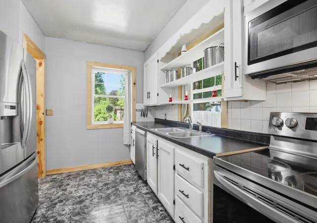 Photo 3 of Single family home for sale at 635 E 2nd Street, Litchfield, MN 55355 | MLS# 7091010 | Listing updated on 2026-09-15