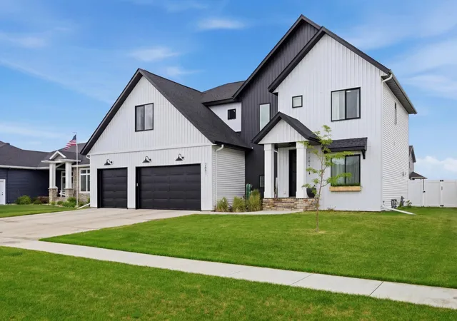 Photo 3 of Single family home for sale at 2651 Golden Ln S, Fargo, ND 58104 | MLS# 7091123 | Listing updated on 2026-09-14