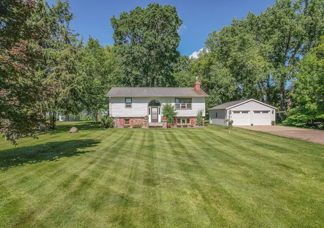 Photo 3 of Single family home for sale at 3060 30th Street Sw, Willmar, MN 56201 | MLS# 7091329 | Listing updated on 2026-09-21