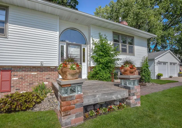 Photo 3 of Single family home for sale at 3060 30th Street SW, Willmar, MN 56201 | MLS# 7091329 | Listing updated on 2026-09-21