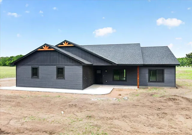 Photo 2 of Single family home for sale at 12085 Sunrise Rd, Harris, MN 55032 | MLS# 7091919 | Listing updated on 2026-09-10