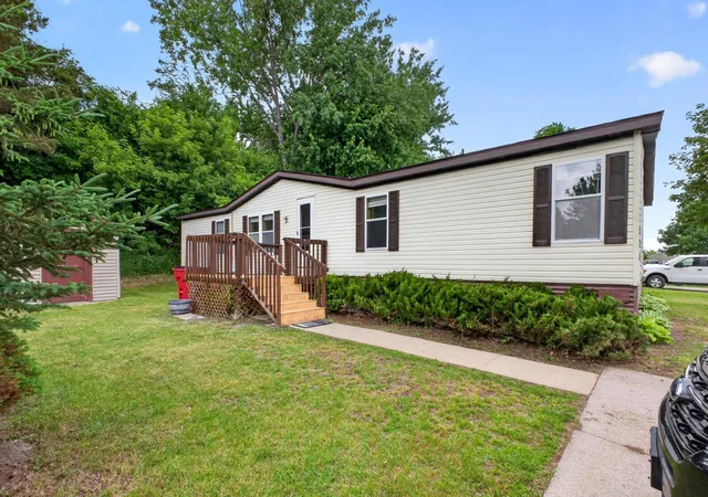Photo 1 of Sale Pending at 580 36th Street Sw, Rochester, MN 55902 | MLS# 7092157 | Listing updated on 2026-09-08