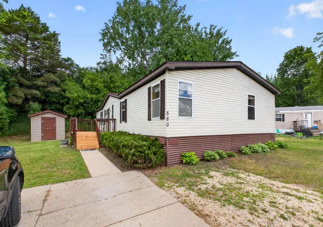 Photo 3 of Sale Pending at 580 36th Street Sw, Rochester, MN 55902 | MLS# 7092157 | Listing updated on 2026-09-08