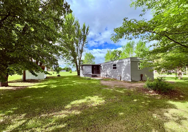 Photo 3 of Single family home for sale at 210 3rd Avenue Sw, Baudette, MN 56623 | MLS# 7092476 | Listing updated on 2026-09-14