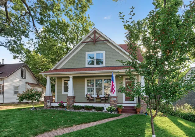Photo 2 of Sale Pending at 4854 Cook Ave, Saint Paul, MN 55110 | MLS# 7092675 | Listing updated on 2026-09-13
