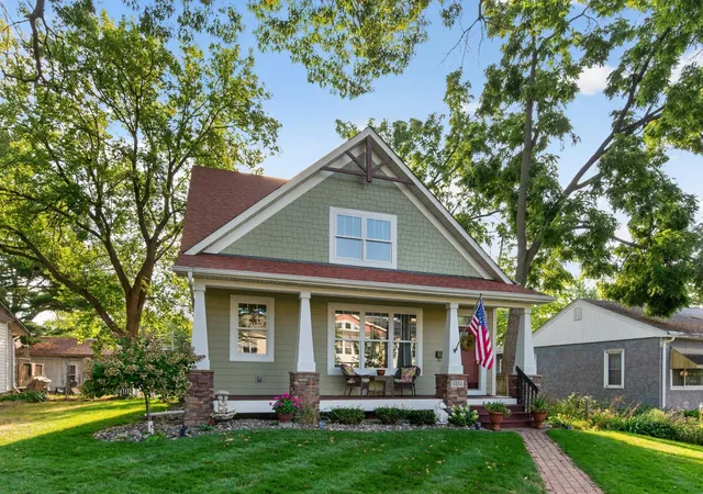 Photo 3 of Sale Pending at 4854 Cook Ave, Saint Paul, MN 55110 | MLS# 7092675 | Listing updated on 2026-09-13