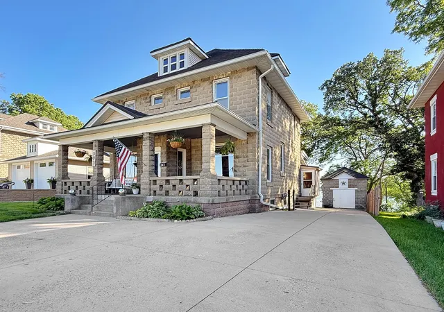Photo 3 of Single family home for sale at 303 Lake Ave, Fairmont, MN 56031 | MLS# 7092750 | Listing updated on 2026-09-15