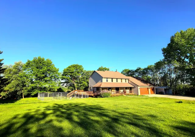 Photo 3 of Single family home for sale at 3906 Silver Crk Rd Ne, Rochester, MN 55906 | MLS# 7092969 | Listing updated on 2026-09-10