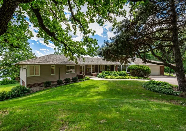 Photo 3 of Sale Pending at 7011 Willow Crk Rd, Eden Prairie, MN 55344 | MLS# 7093436 | Listing updated on 2026-09-11