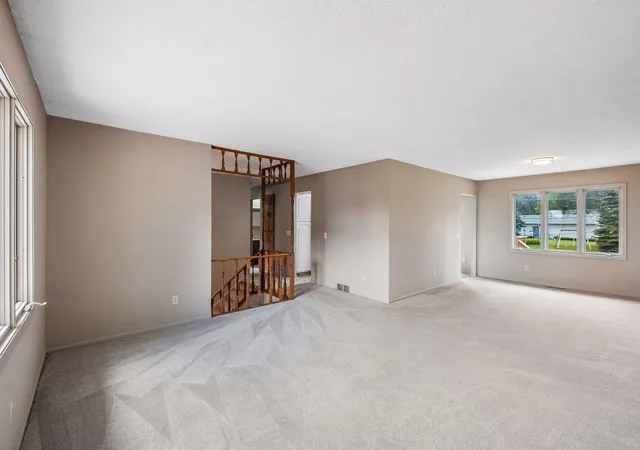 Photo 3 of Single family home for sale at 1790 Crestridge Ln, Saint Paul, MN 55122 | MLS# 7093581 | Listing updated on 2026-09-15