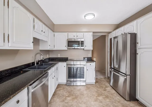 Photo 3 of Single family home for sale at 1790 Crestridge Ln, Saint Paul, MN 55122 | MLS# 7093581 | Listing updated on 2026-09-15