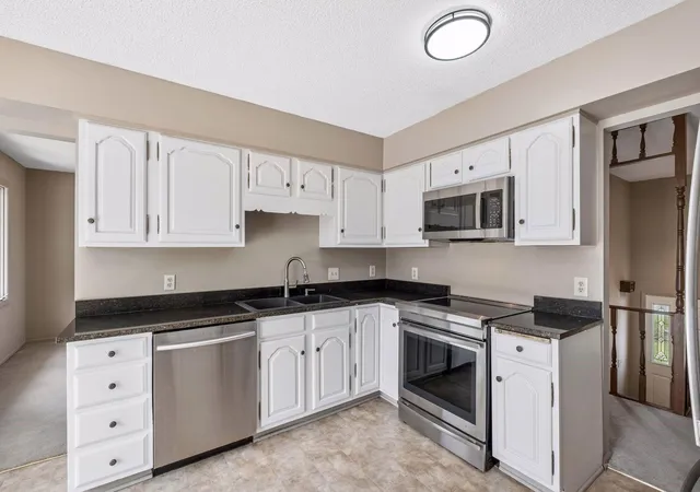 Photo 4 of Single family home for sale at 1790 Crestridge Ln, Saint Paul, MN 55122 | MLS# 7093581 | Listing updated on 2026-09-15