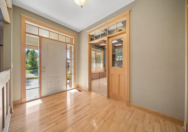 Photo 3 of Single family home for sale at 5352 Scenic Oak Dr SW, Rochester, MN 55902 | MLS# 7093750 | Listing updated on 2026-09-13