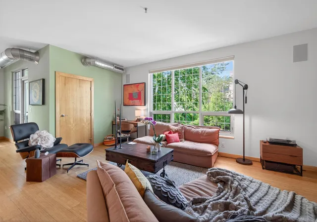 Photo 4 of Condo for sale at 521 2nd Street SE #301, Minneapolis, MN 55414 | MLS# 7093915 | Listing updated on 2026-09-15