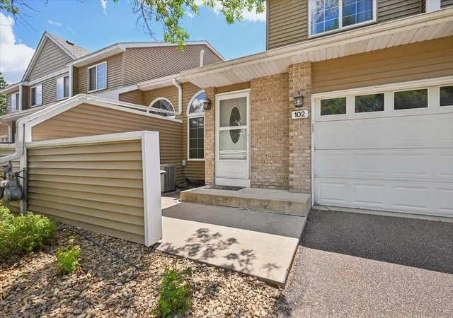 Photo 2 of Single family home for sale at 102 Primrose Ct, Saint Paul, MN 55127 | MLS# 7094006 | Listing updated on 2026-09-14