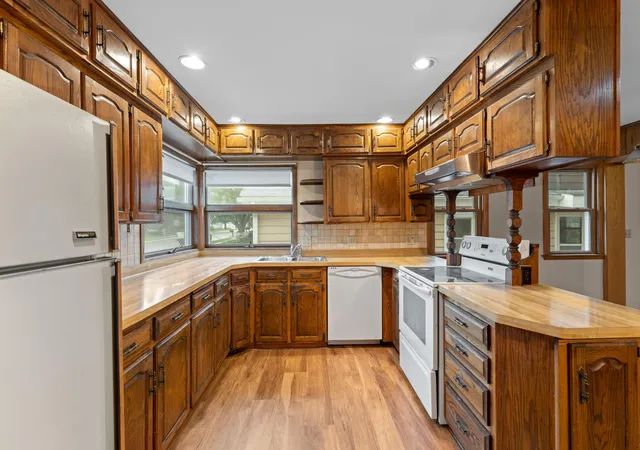 Photo 2 of Single family home for sale at 145 6th Street Nw, Plainview, MN 55964 | MLS# 7094109 | Listing updated on 2026-09-11