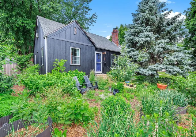 Photo 2 of Sale Pending at 973 Galvin Ave, Saint Paul, MN 55118 | MLS# 7094201 | Listing updated on 2026-09-10