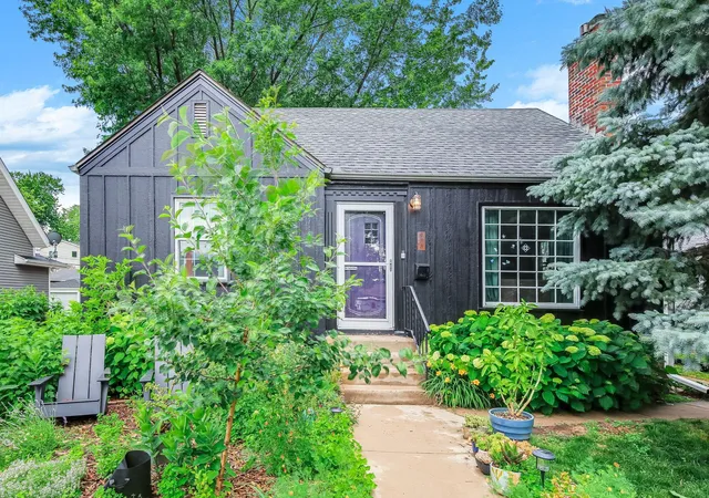Photo 3 of Sale Pending at 973 Galvin Ave, Saint Paul, MN 55118 | MLS# 7094201 | Listing updated on 2026-09-10